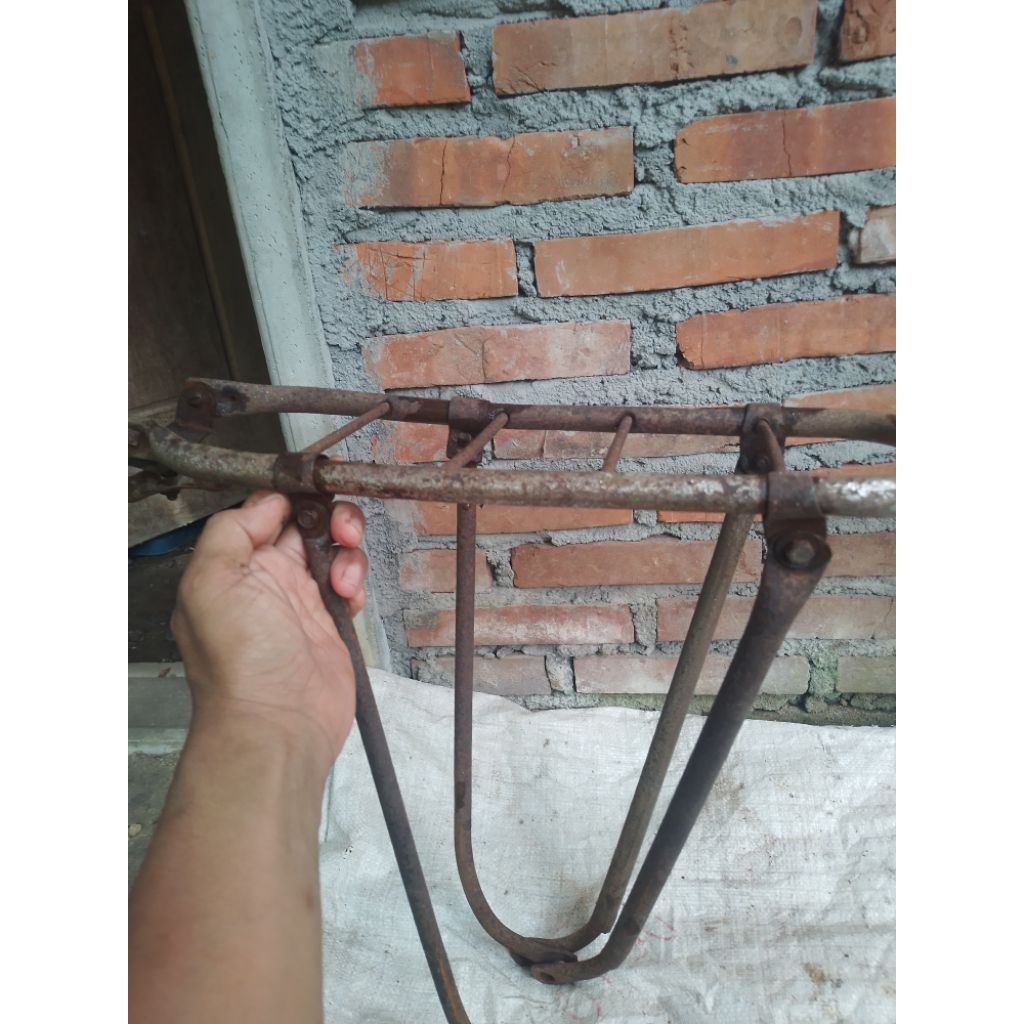 Boncengan sepeda onthel / bagasi sepeda onthel