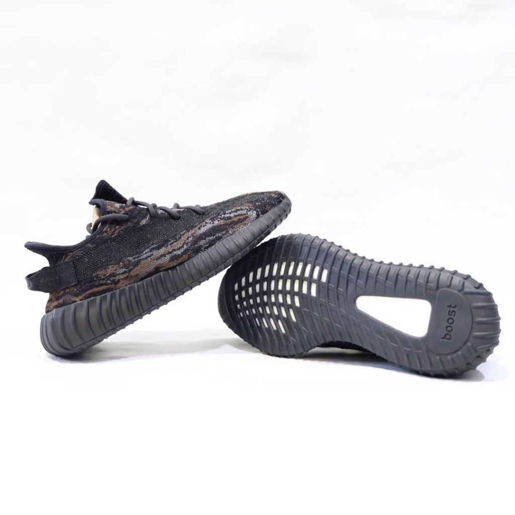 Yeezy 350 V2 MX Rock GW3774 Authentic Shoes