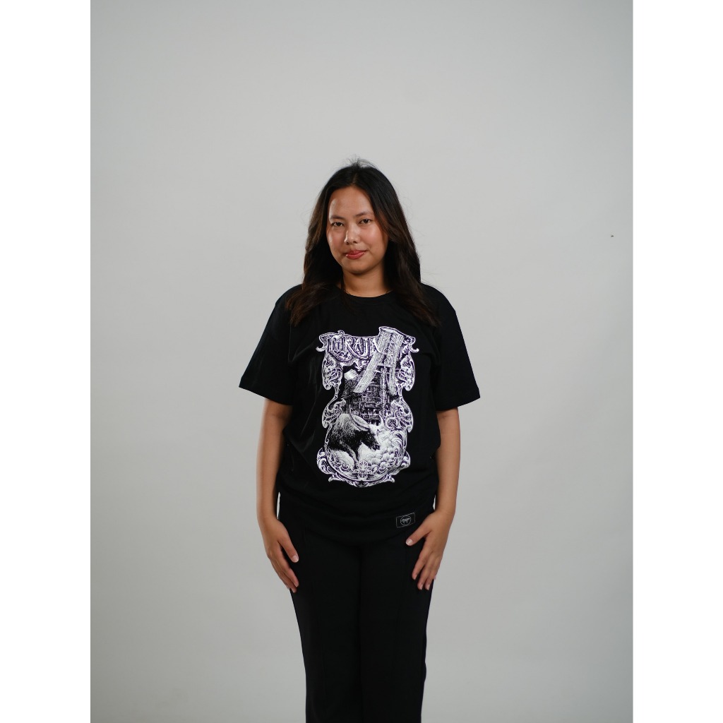 Kaos Distro Toraja Motif Tongkonan Toraja Tedong SLT 069 – Kaos Solata Pria Wanita | Combed 24s Prem