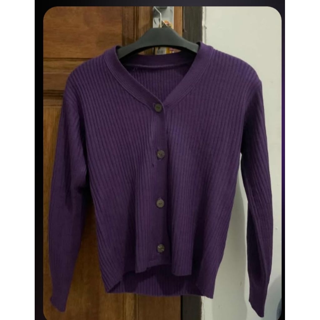 Cardigan ungu