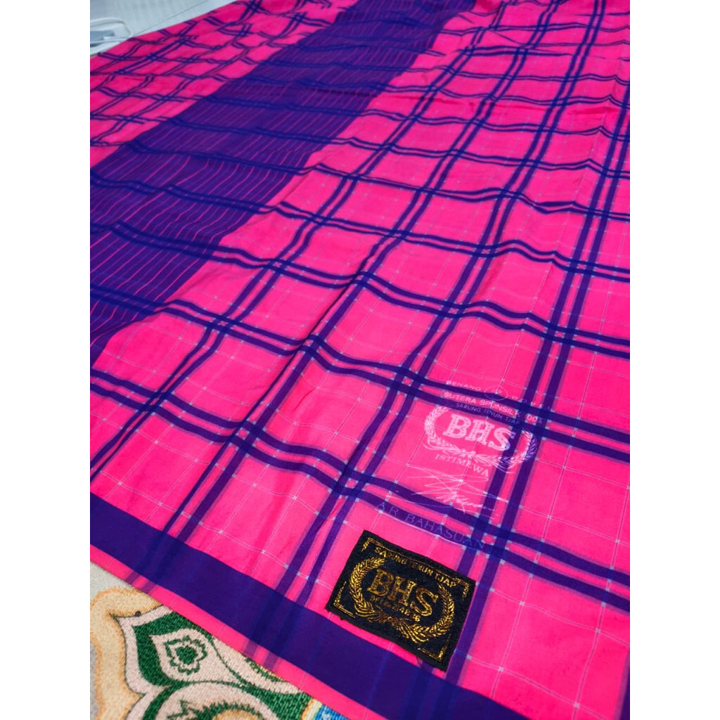 SARUNG BHS KBS FULL SUTRA GOLD CAP/TTD ISTIMEWA second like new cuman ada bocil2 ringan