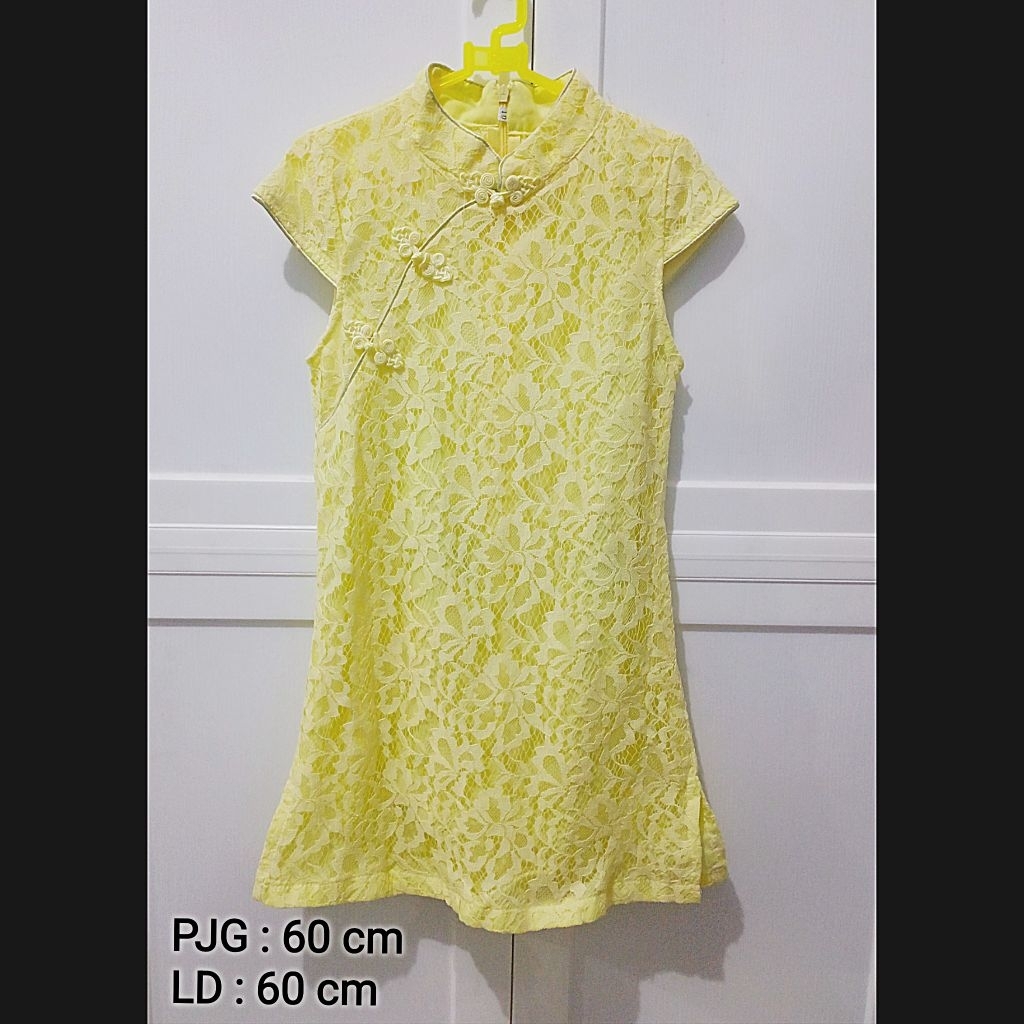 Baju Dress Anak Model Cheongsam Brokat Kuning Muda - size 10 (Preloved/Bekas)