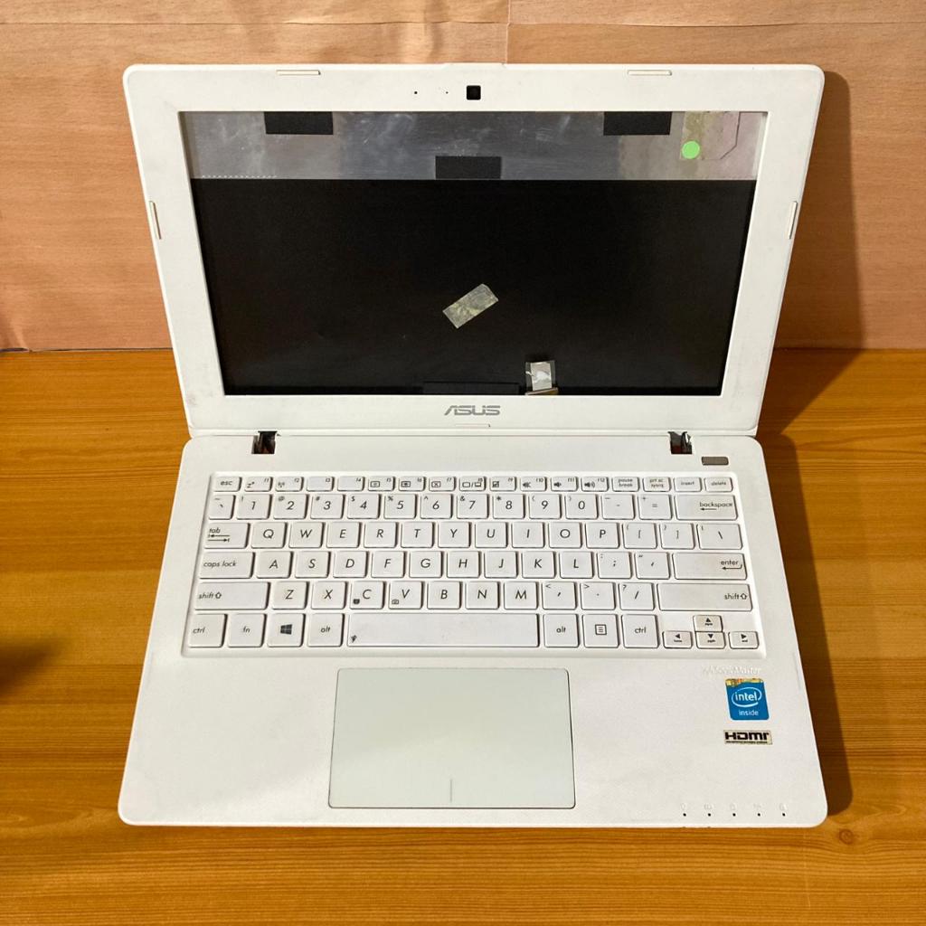 Casing laptop asus X200CA