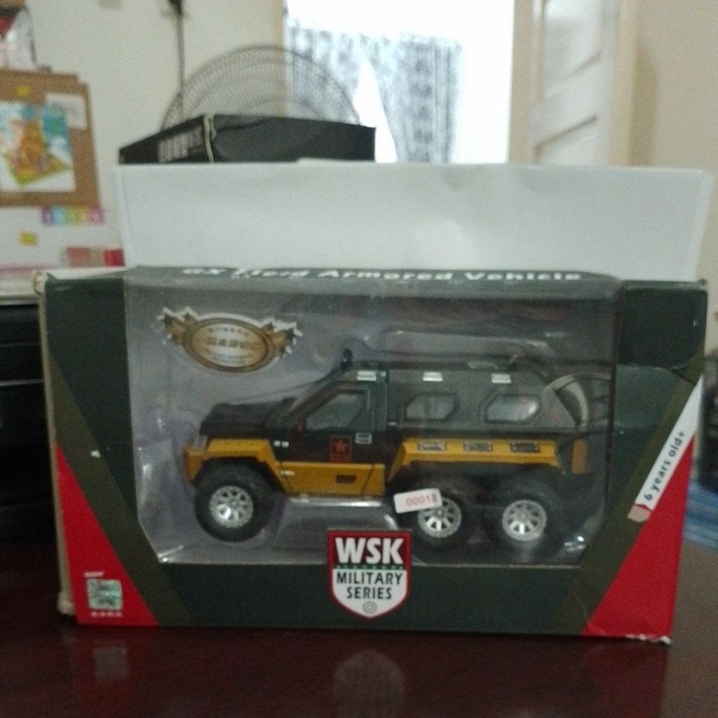 Diecast WSK Military Series Armored Truck 1:24