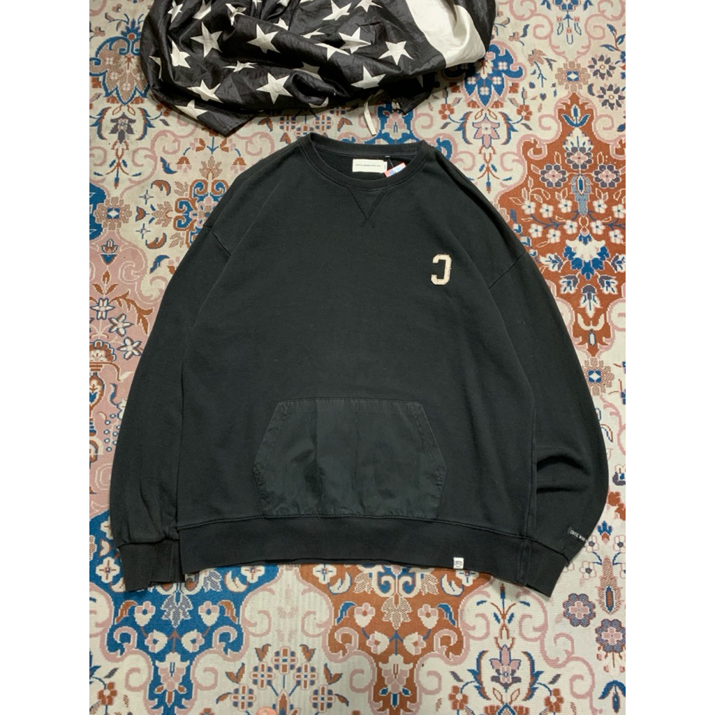 CREWNECK CRITIC WEAR MFG