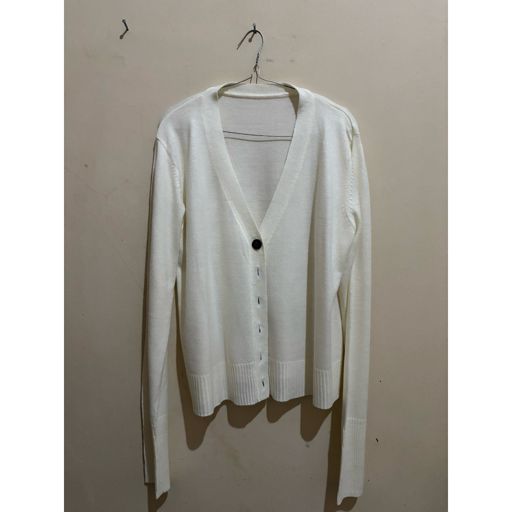 [PRELOVED] Cardigan Broken White