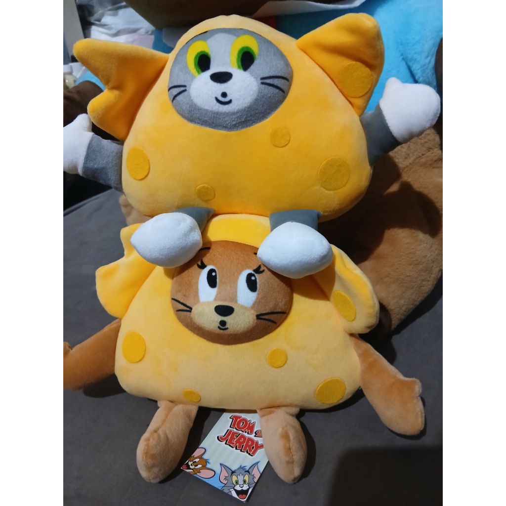 Tom & Jerry boneka bentuk keju