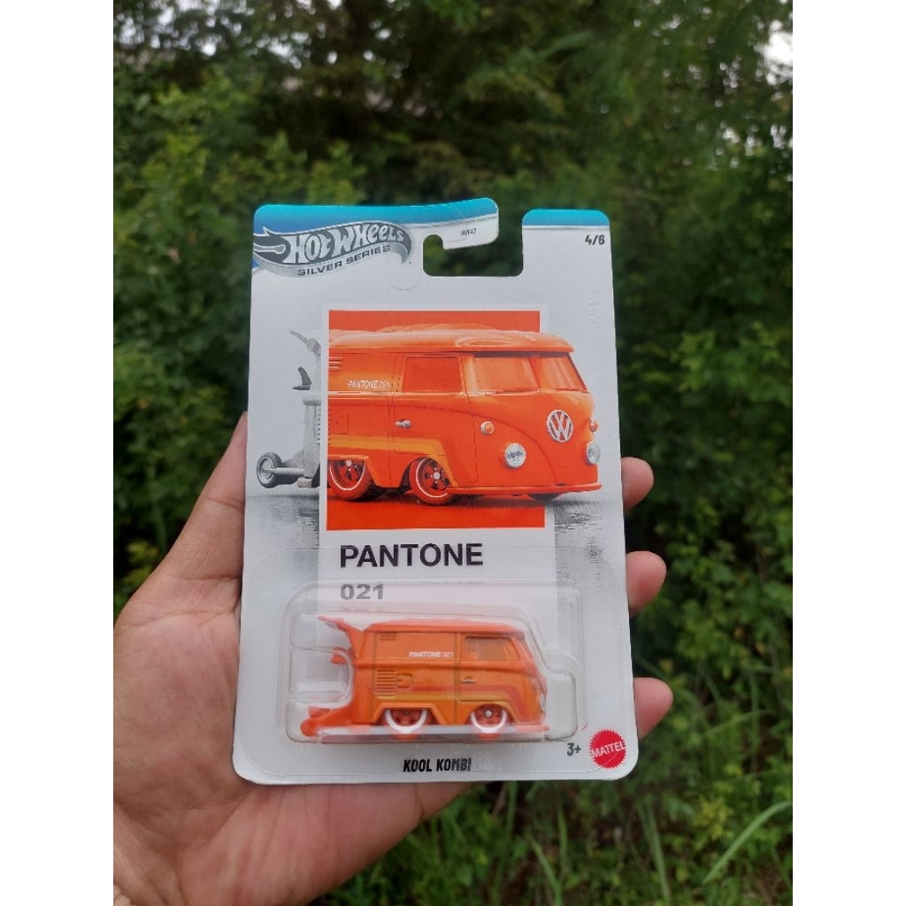 Hot Wheels Pantone Cool Kombi 2025
