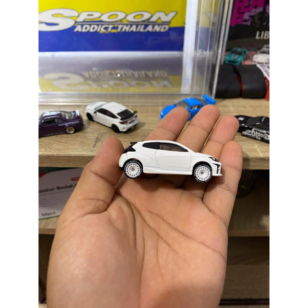 TOMICA YARIS GR