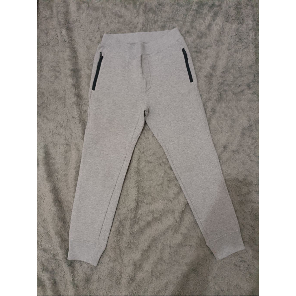(PRELOVED) Celana Jogger UNIQLO Anak/Remaja Abu-abu - Pinggang Karet (LP 60cm)