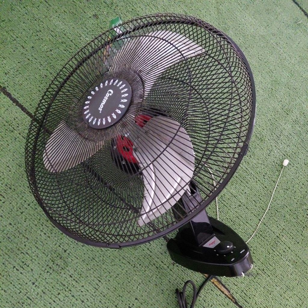 preloved kipas angin dinding cosmos 18inch