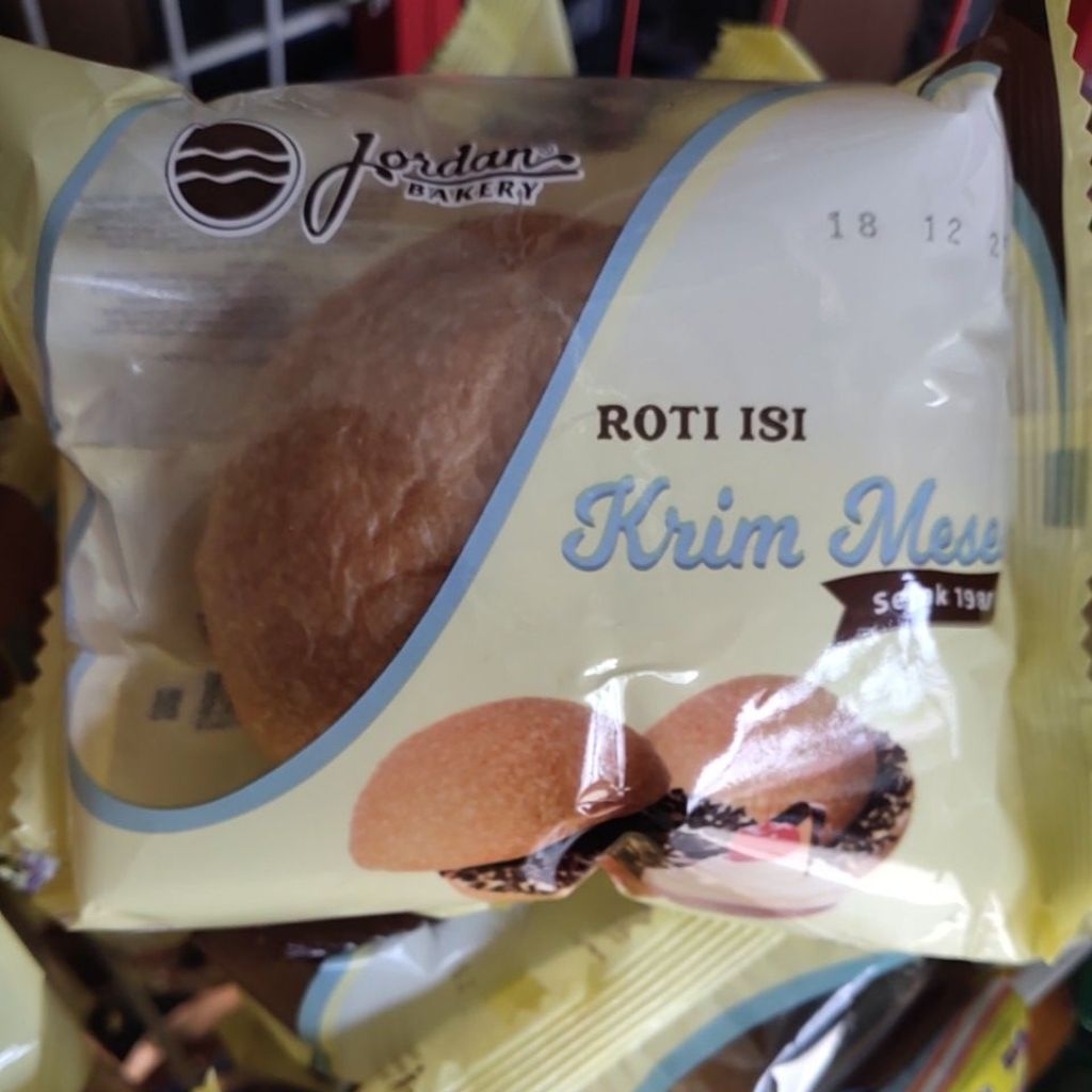 jordan bakery roti isi krim meses