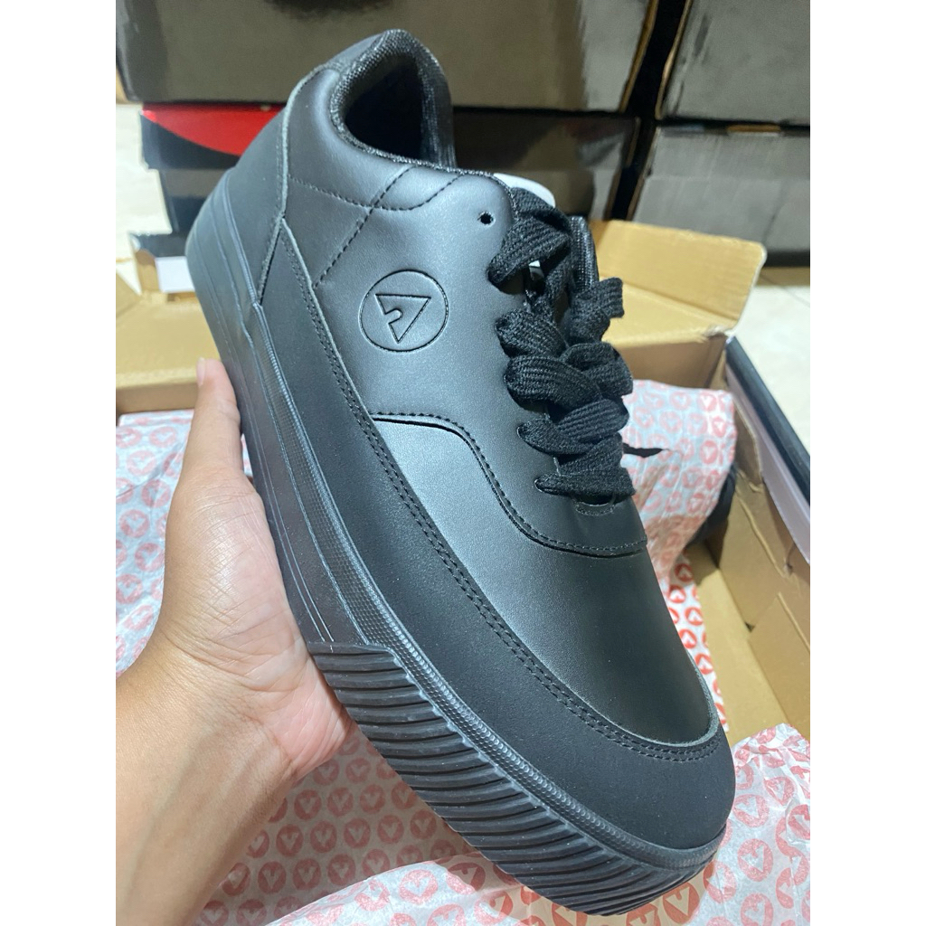 sepatu airwalk full black