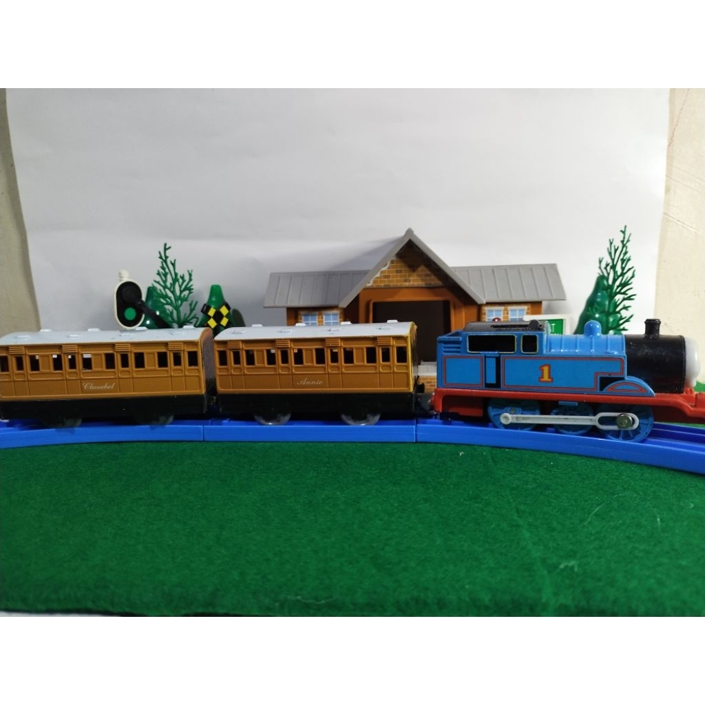 Kereta Thomas&Friends One Set Elektrik On (Tomy)