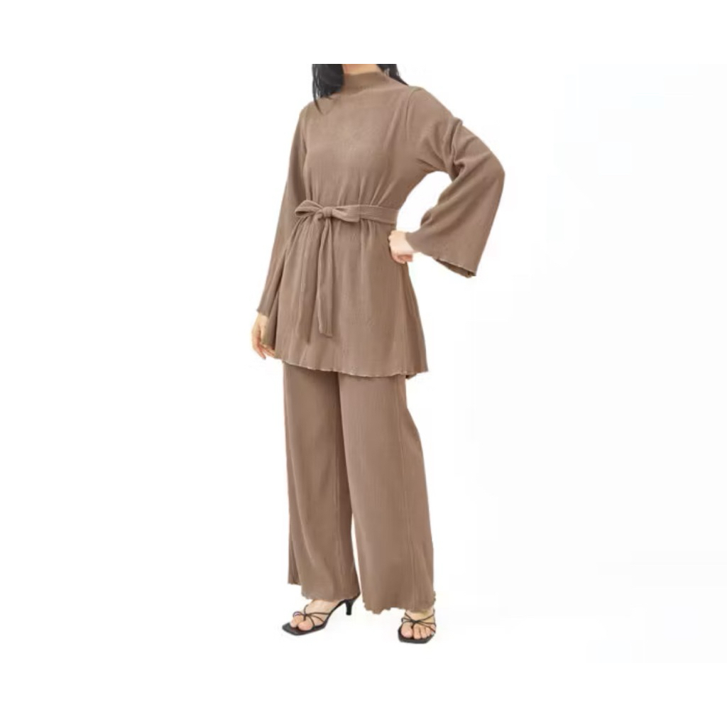 preloved one set by femme outfit