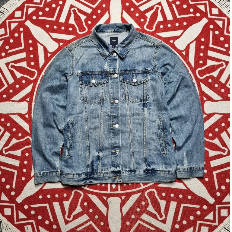 trucker jacket GAP ripped denim
