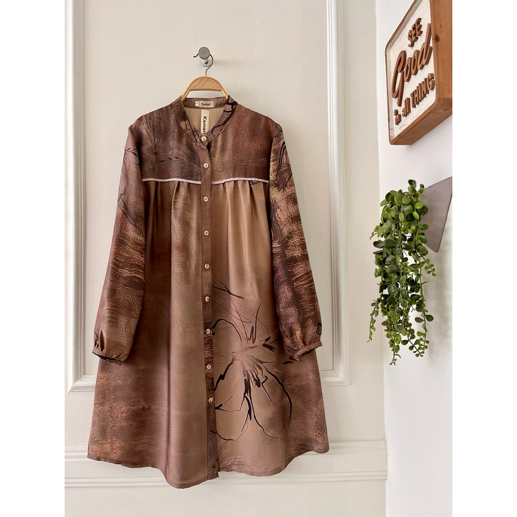 Tunik kemeja wanita motif elegan kekinian original brand kamari katun julia silk premium