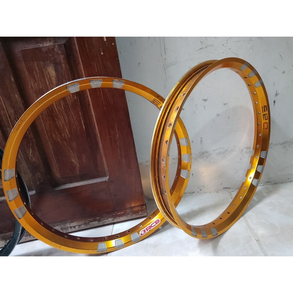 velg  ukuran 140/160 ring 17 DBS warna kuning
