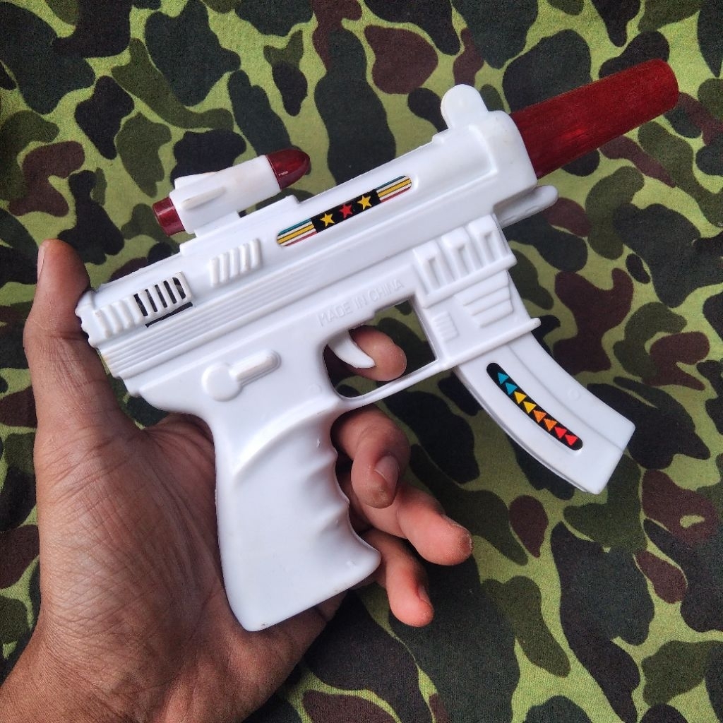 mainan snapan jadul space gun tutup batre tidak ada  pistol mitraliiur laser gun mainan jadul space 