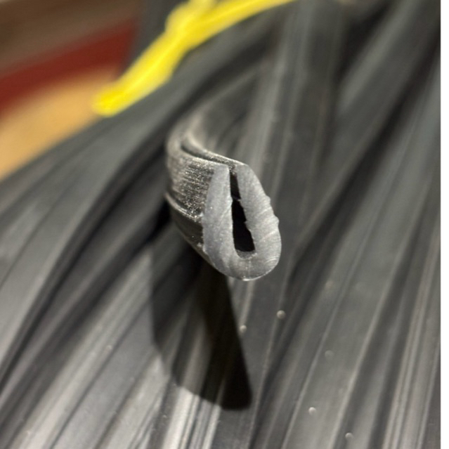 Karet Lis U 10mm garis