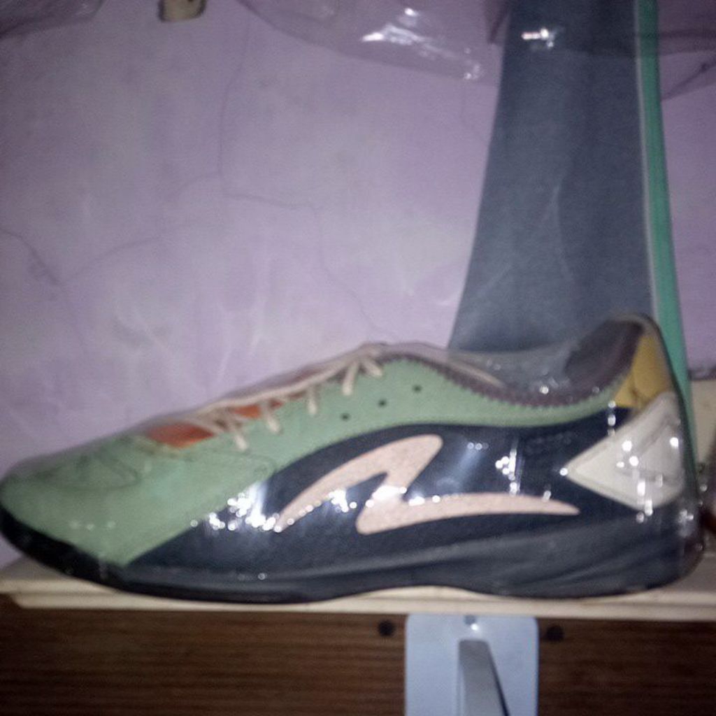 sepatu futsal SPECS second