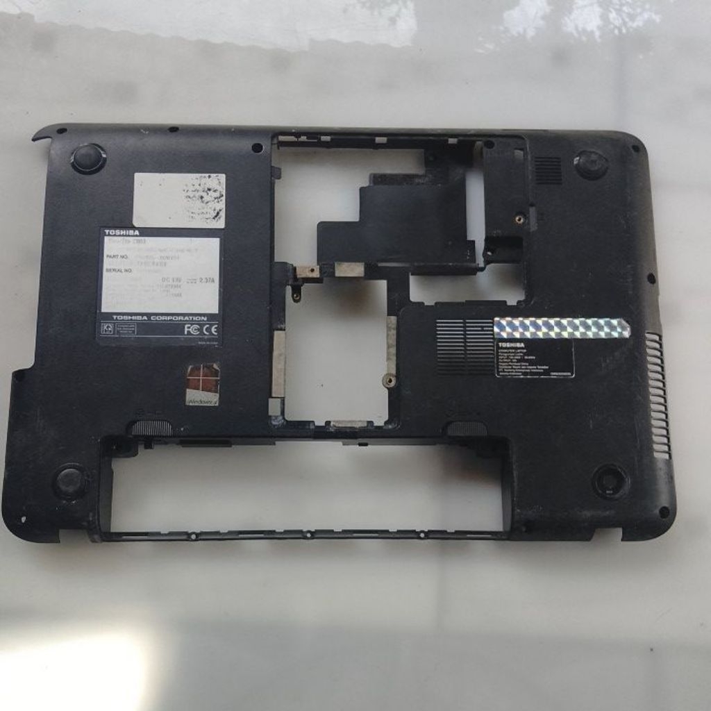 Casing Laptop Toshiba C800