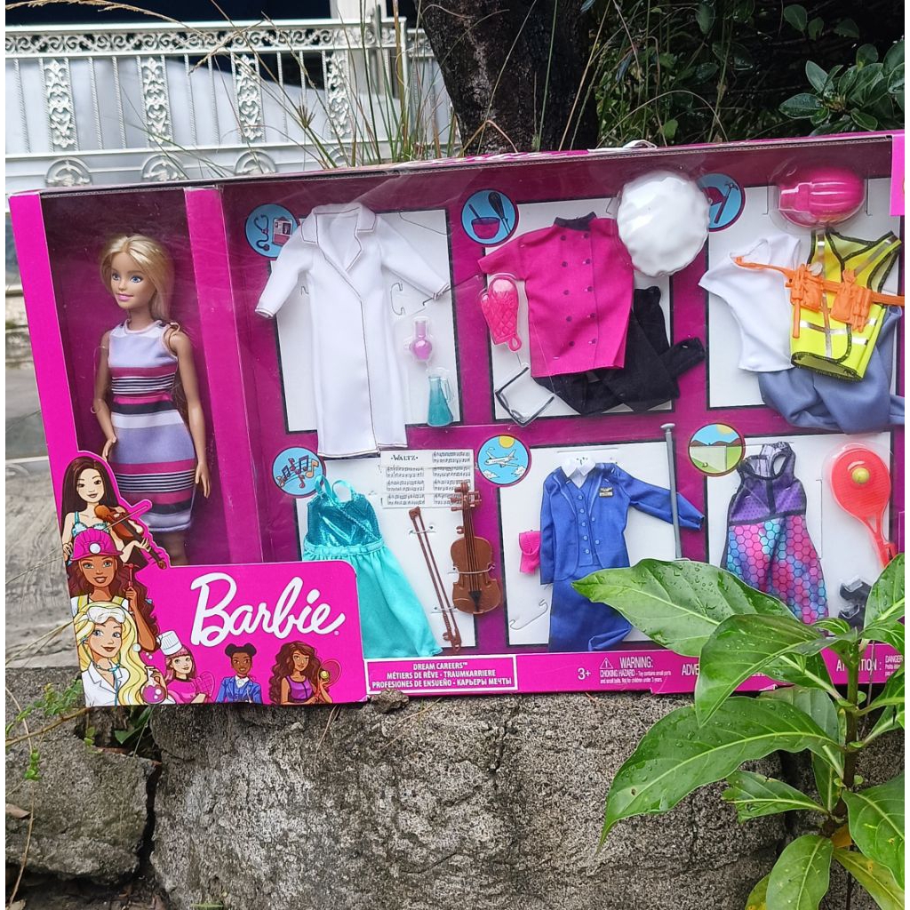 Barbie fashion set