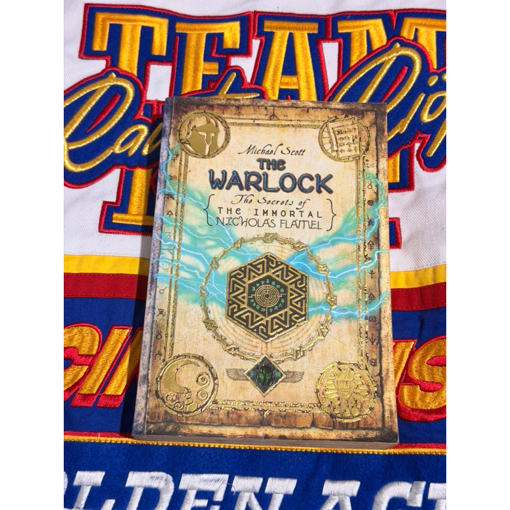 Buku Novel The Warlock The Secret of The Immortal Nicholas Flamel karya Michael Scott Versi Bahasa I