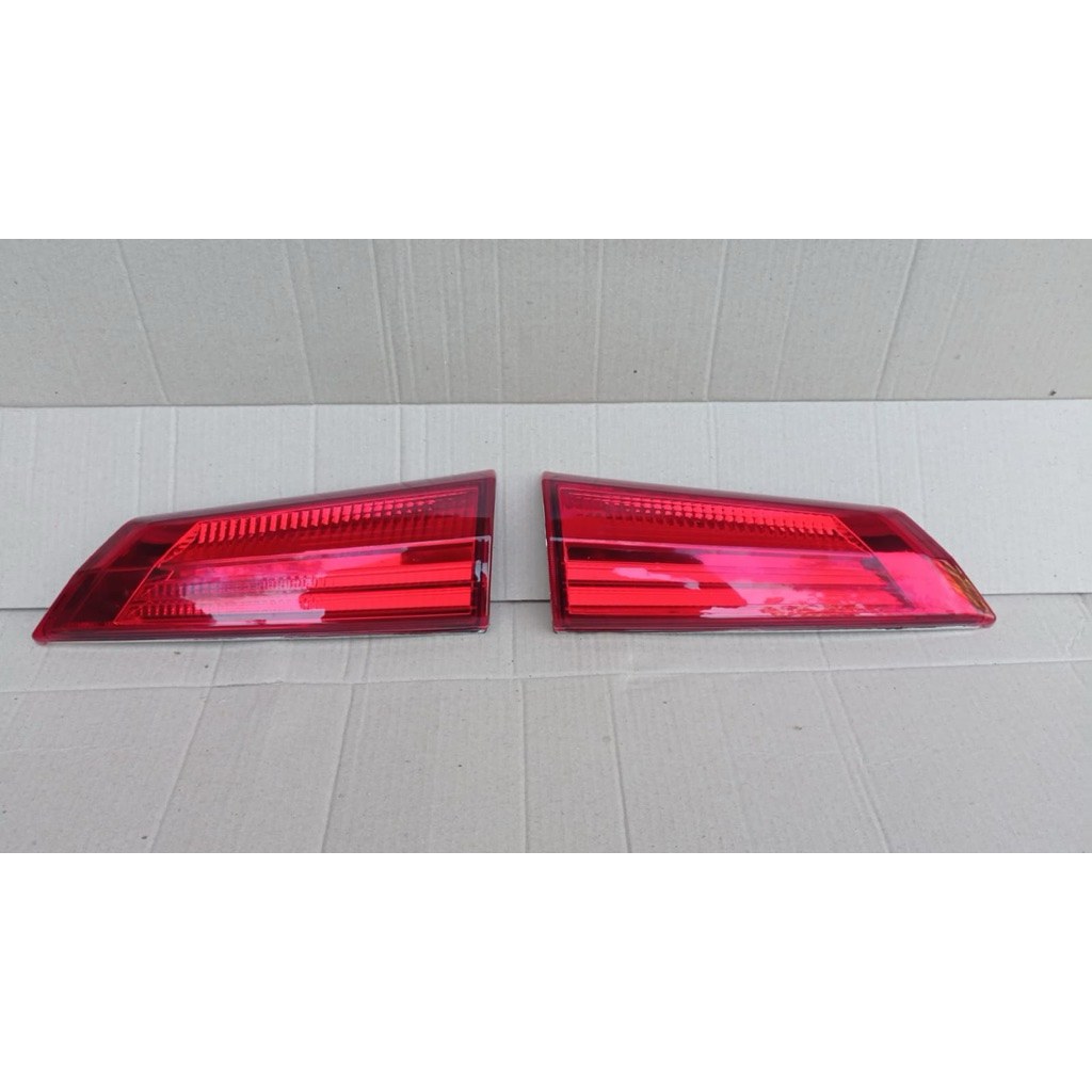 Reflektor Bagasi Calya Sigra / Reflector Belakang Calya Sigra