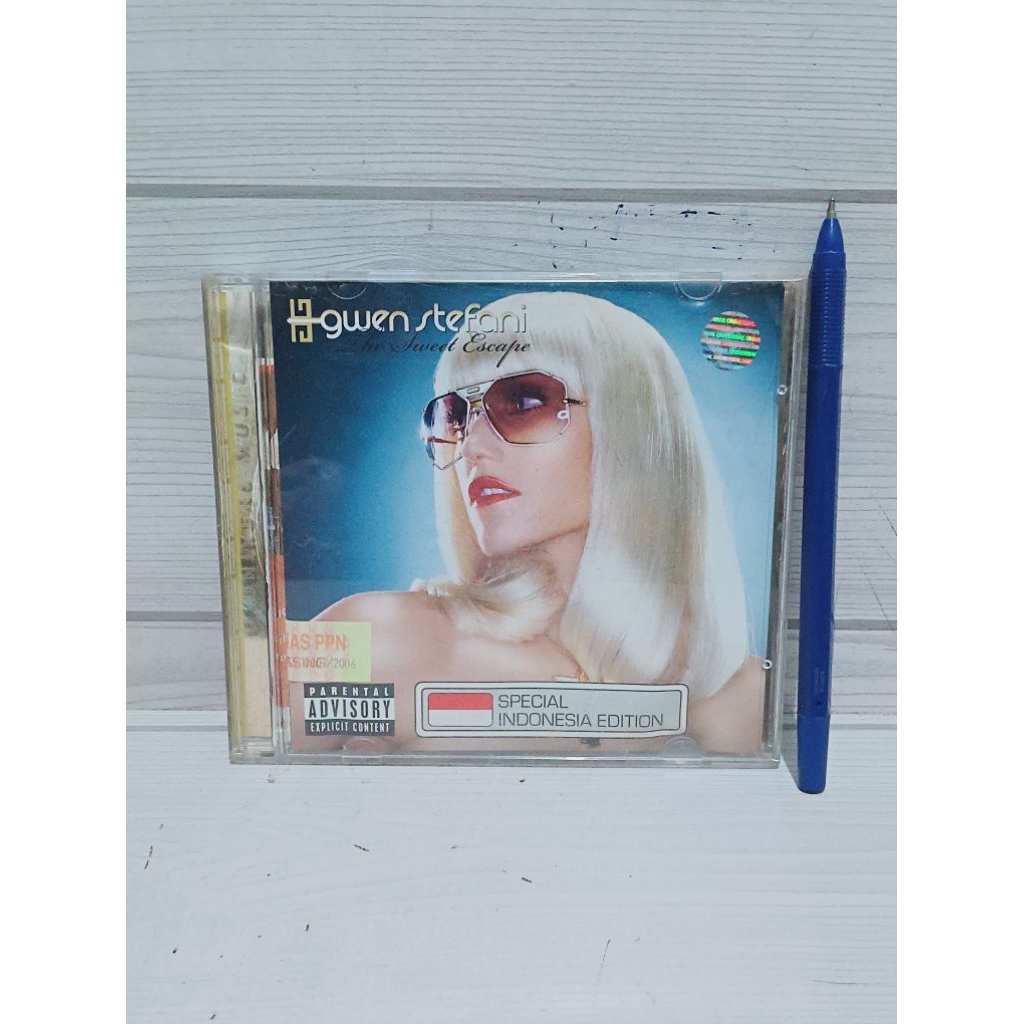 KASET CD Gwen Stefani The Sweet Escape