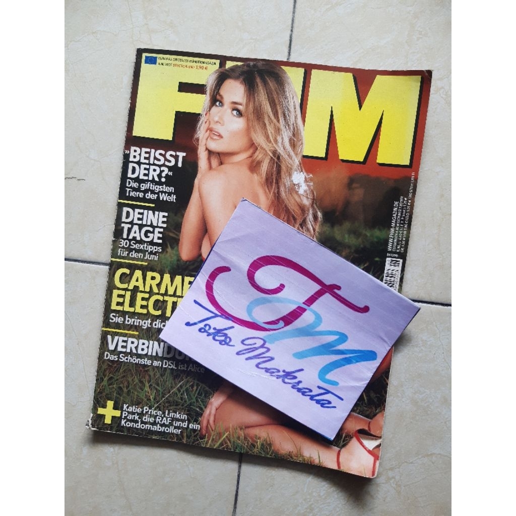 majalah hiburan FHM import cover CARMEN ELECTRA