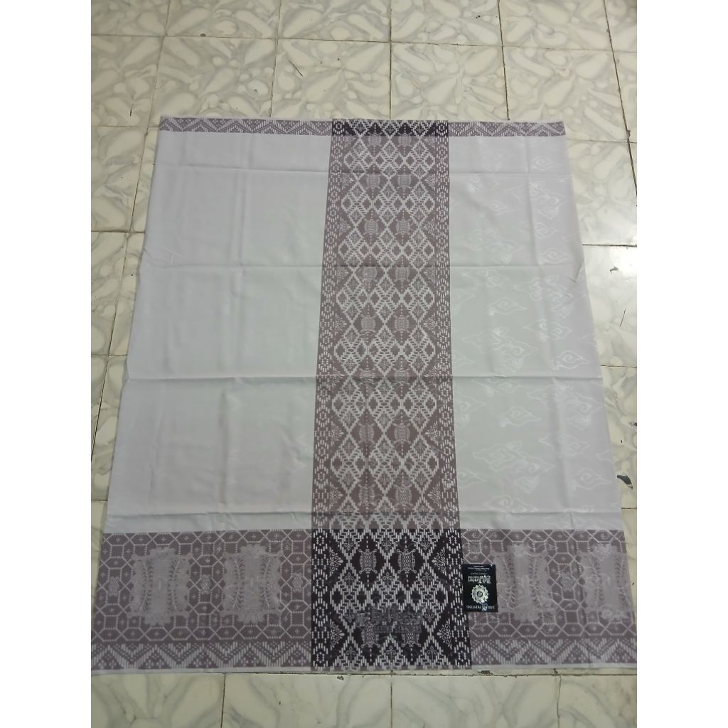 Sarung Bali Lestari Samarinda Original Hitam Putih Harum Licin Biru