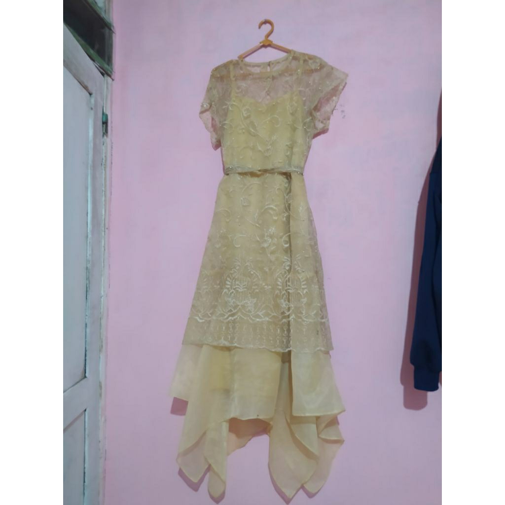 Gold dress wanita