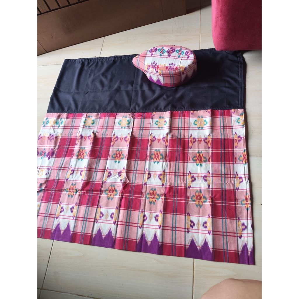 Sarung+peci adat Motip tajung (bahan bkn tajung ori y)