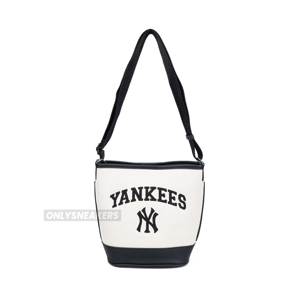 MLB VARSITY BASIC CANVAS BUCKET BAG NEW YORK YANKEES CREAM