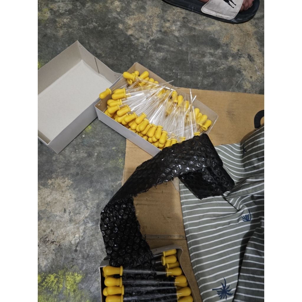 kaca pirex dot kuning isi 144pcs