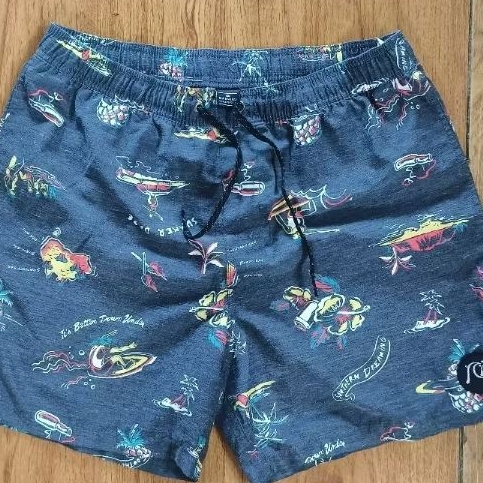 Preloved Celana Quiksilver Original size M Shorts Pria Surfing