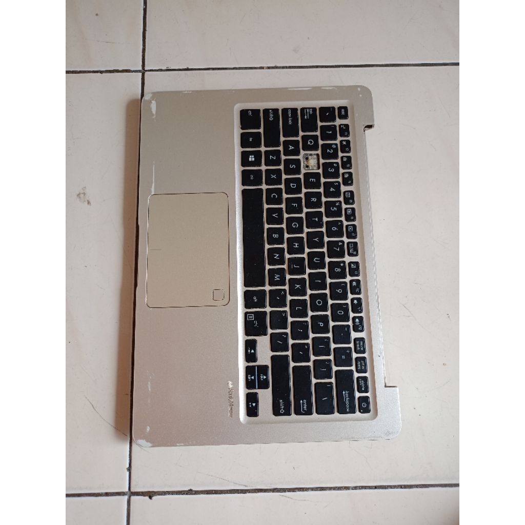 palmrest Asus S410U Notebook PC .