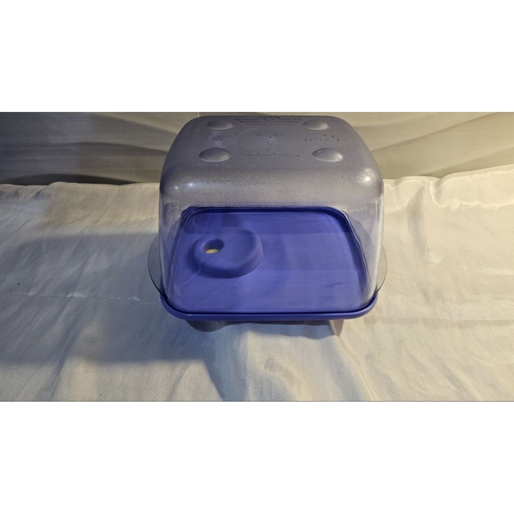 blue lunch box microwave tupperware