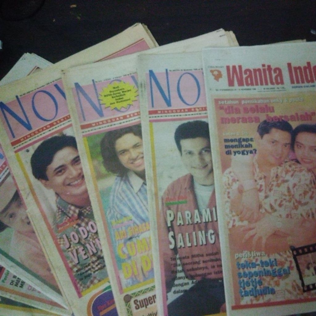 Paket 7 tabloid Nova & Wanita Indonesia lawas