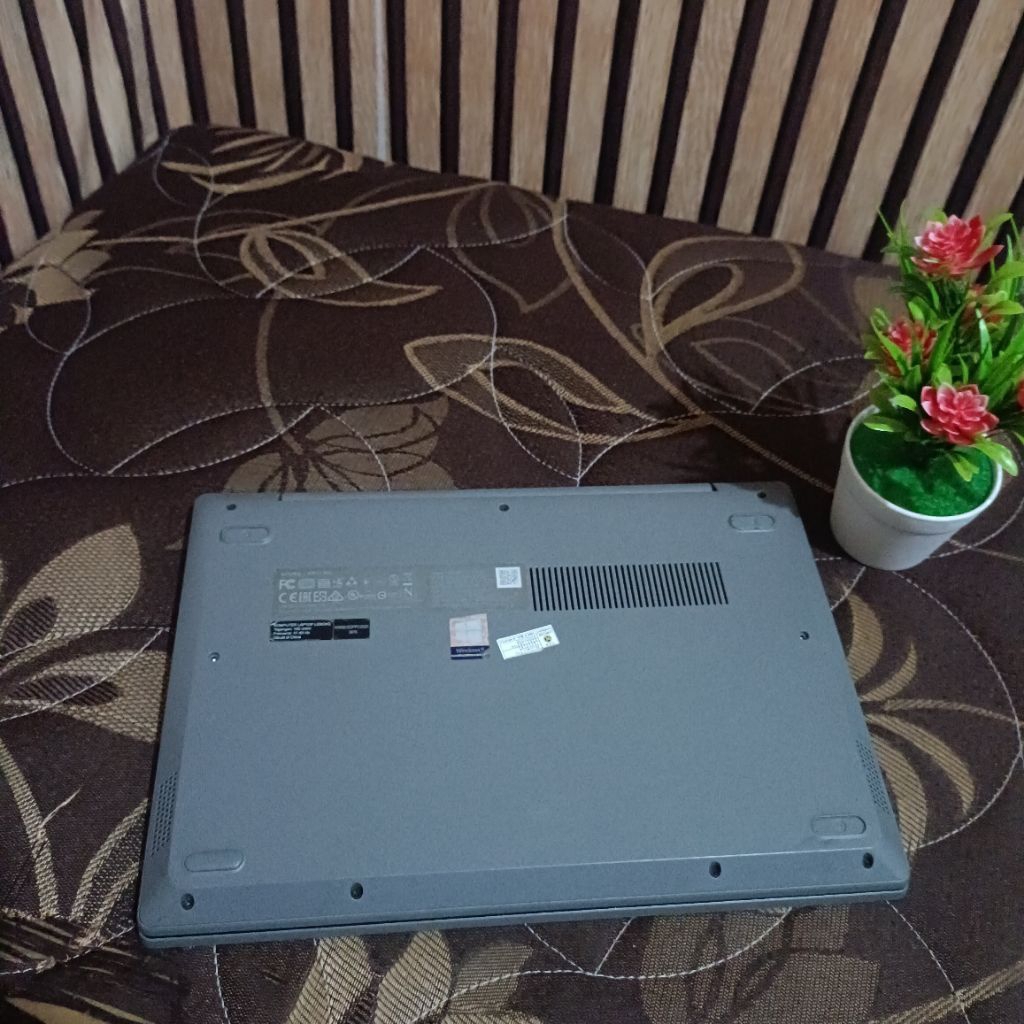 Laptop Lenovo Ideapad Slim 1 11ADA amd 3020 ssd 256 gb ram 4 gb