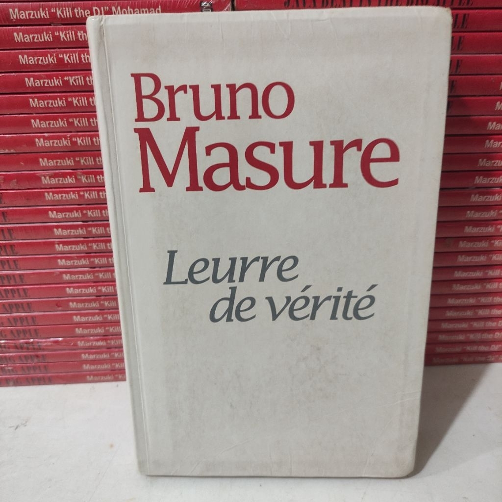 BUKU IMPORT : LEURRE DE VERITE