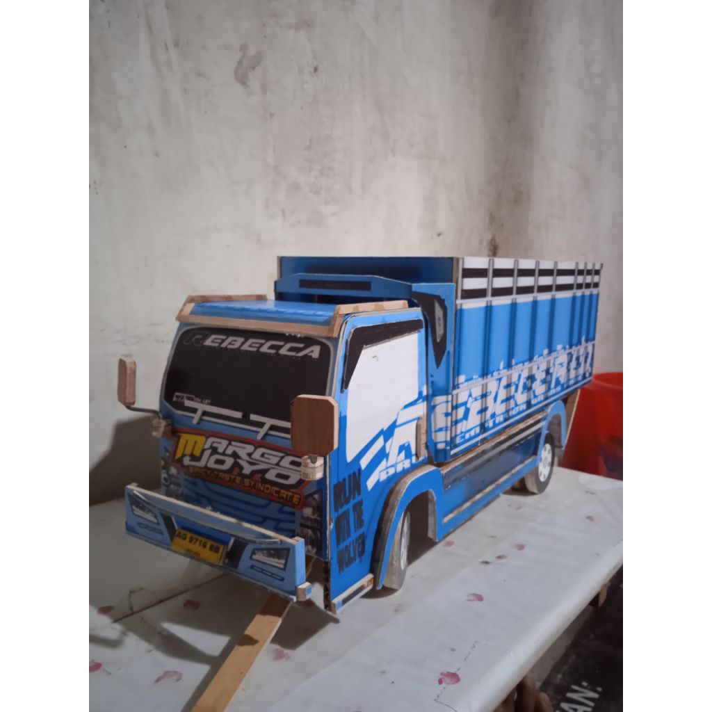 Miniatur truk oleng triplek medium bukan mini