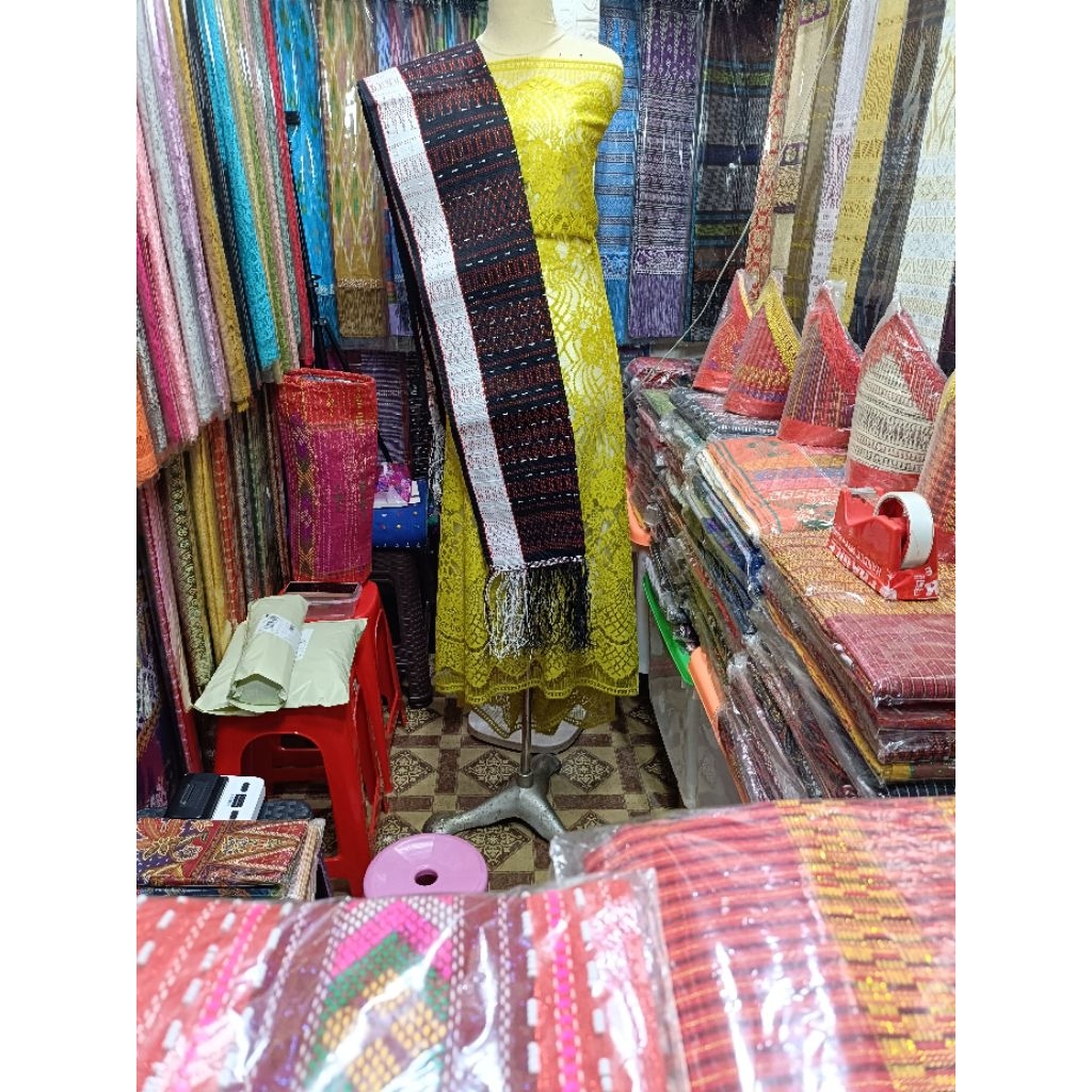 Hande Hande Ulos Sadum Tenun Tangan