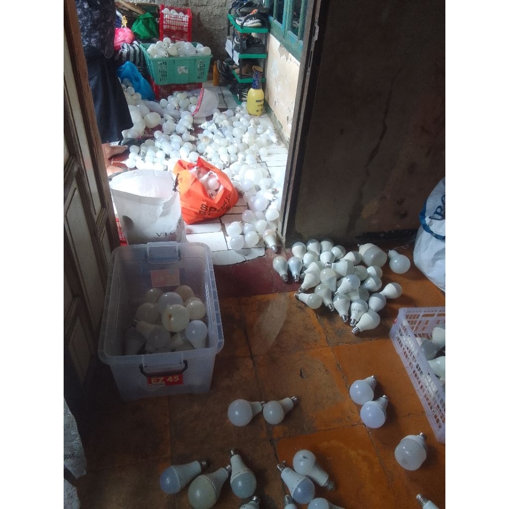 lampu LED Philips of/mati..14.5 wat