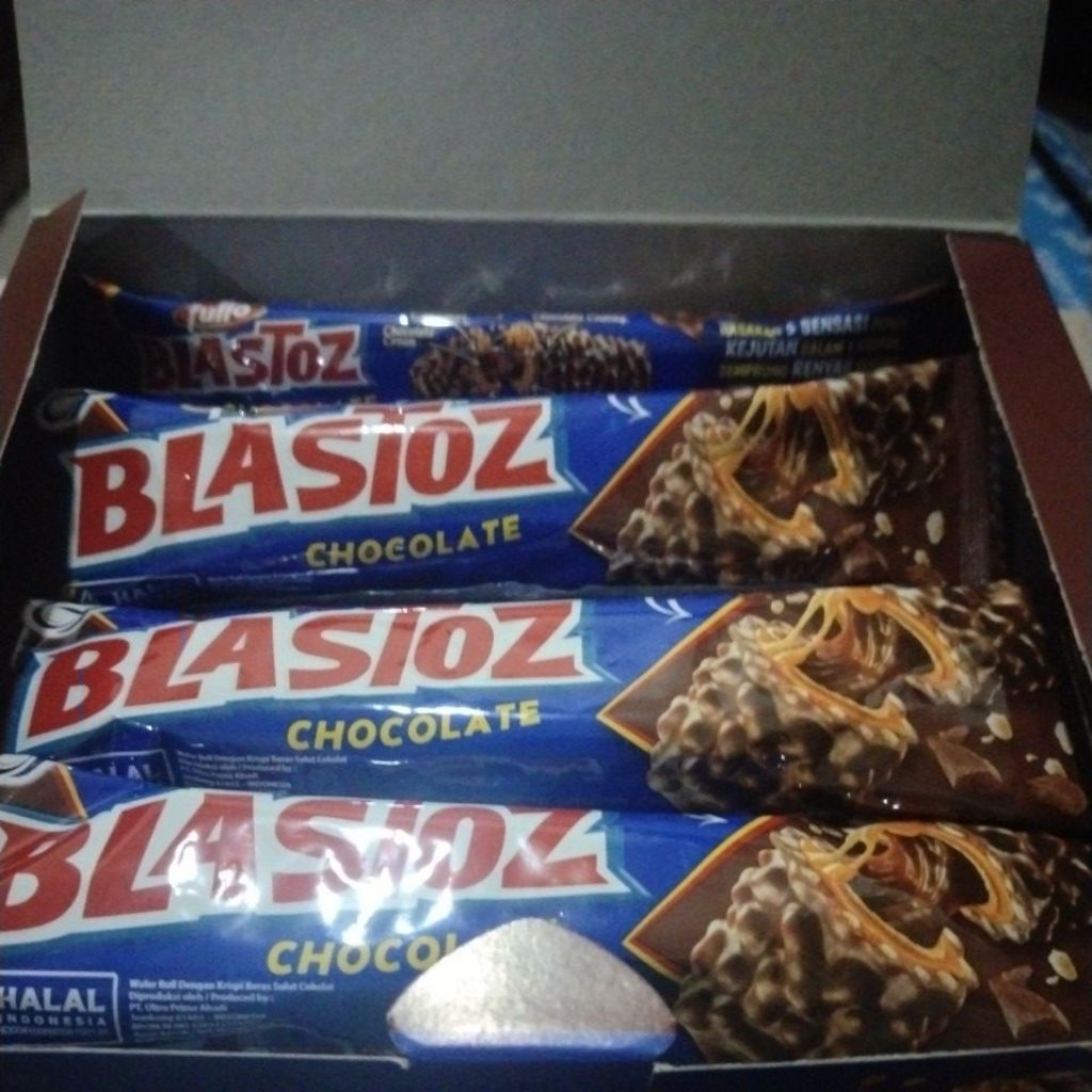 fullo Blastoz coklat isi 12pcs