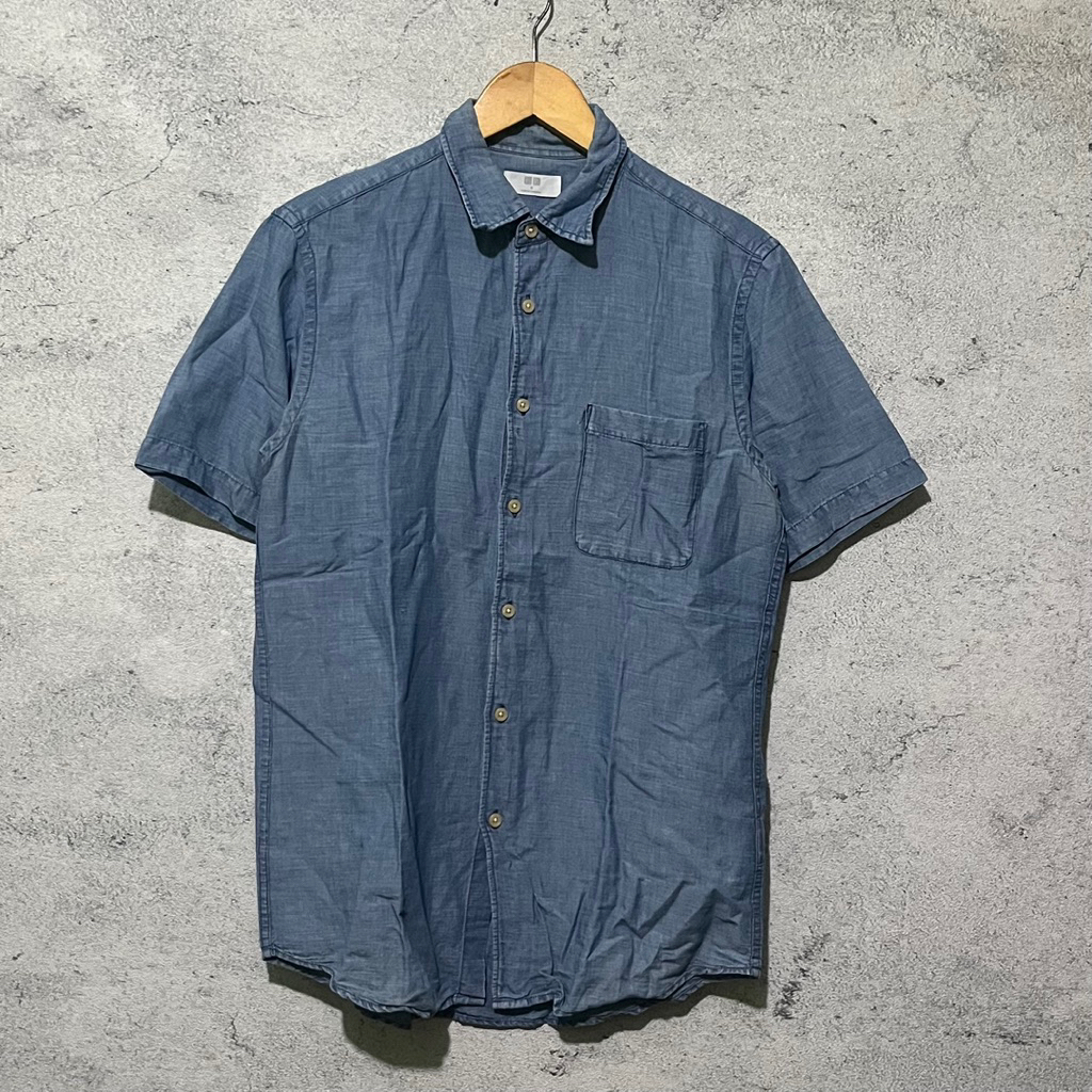 Uniqlo kemeja kerja kemeja santai