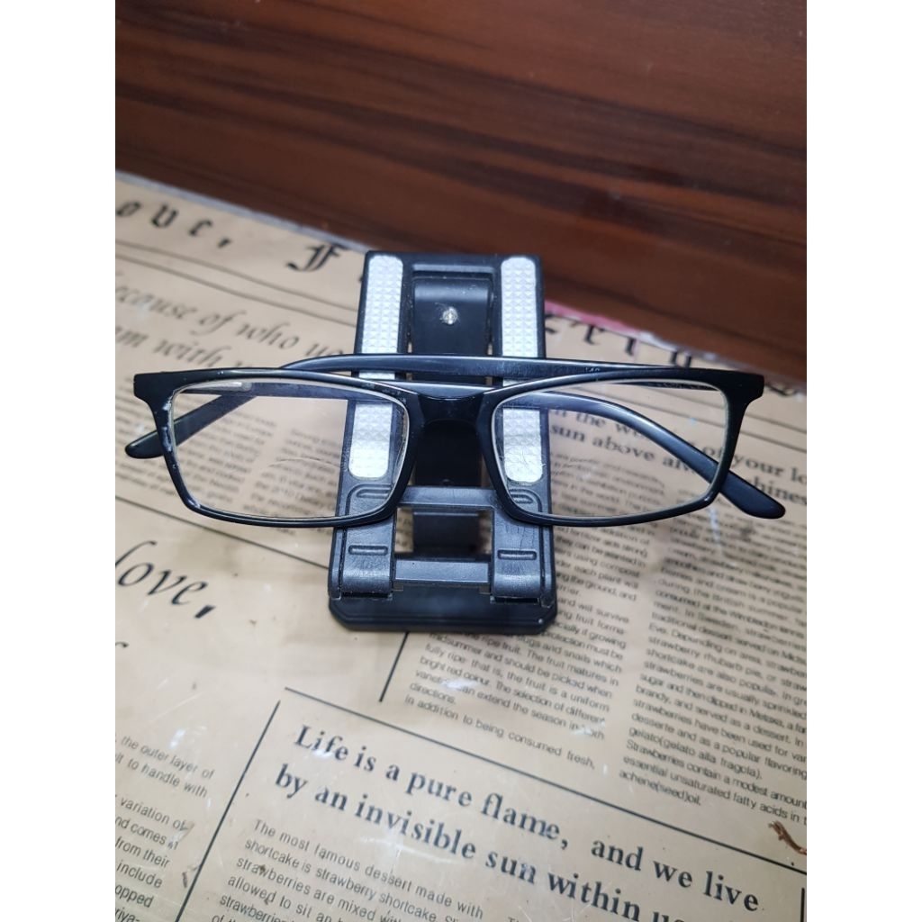 KACAMATA MEREK HUGO BOSS UKURAN SUDAH LUNTUR SESUAI POTO