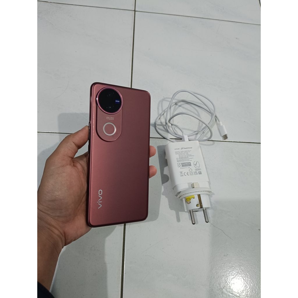 Vivo V50 5G Ram 12/256GB Garansi Resmi Mulus Hp Cas