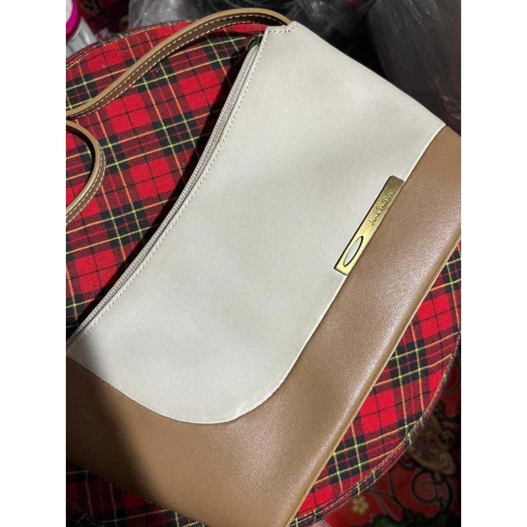 tas bahu jane shilton